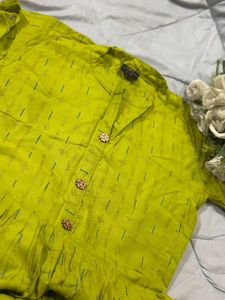 offer only 1 day long athenic gown