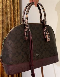 Coach 🇺🇸croc Leather Handbag