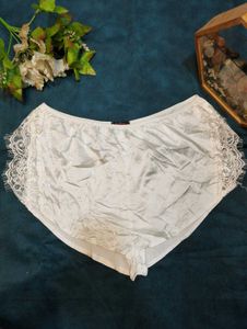 Stylish Short 🌸