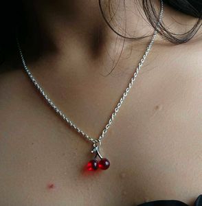 Flower Pendant Necklace ( Anti Tarnish )