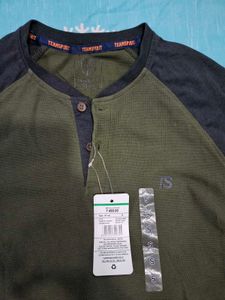 Men's Casual Olive Green T-shirt. It's New in Cond