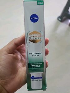 Nivea Luminous EvenGlow Oil Control Serum
