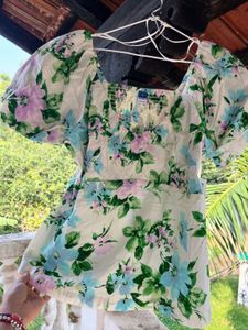 Floral top