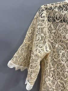 Lace Top - Elegant &amp; Chic