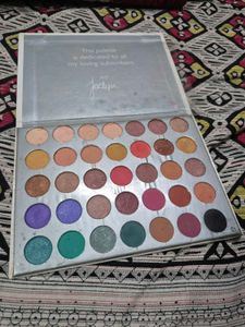 The Jaclyn Eyeshadow Palette