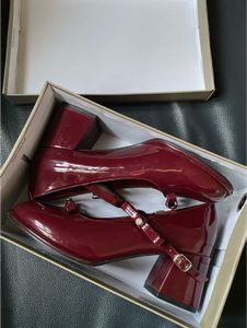✨ Chic Burgundy Block Heels ✨ 🍓