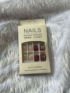 Fake / Press On Nails