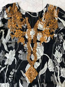 Pakistani Chikankari Kurti And Dupatta
