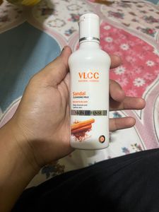 VLCC Sandal Cleansing Milk