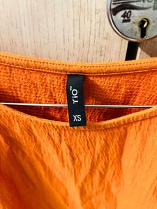 Orange Top