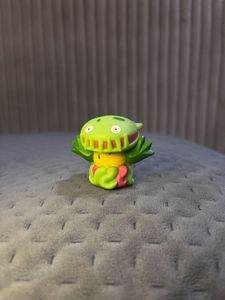 Pokemon Carnivine Figure