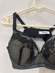 Pretty Cat Black Lace Padded Bra, Bust- 34 C/D