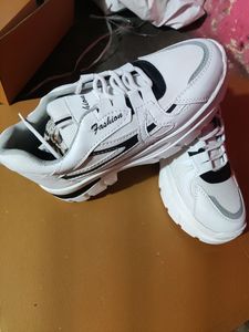Girls shoes