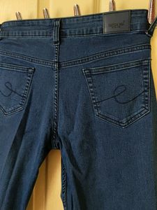 Dark Blue Mid-rise Jeans