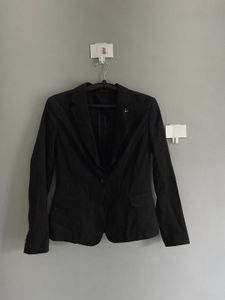 Black Blazer - Stylish & Versatile