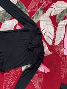 Get 2 Elegant Black Lace Sleeve Tops 300