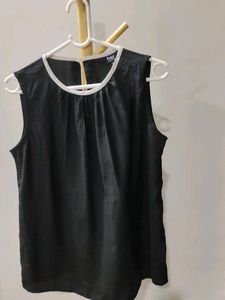 Black Sleeveless Top