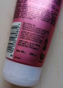 Pond&#39;s Bright Beauty Face Wash