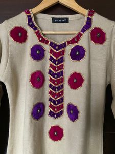 Women Woollen Cream Patchwork Kurta (M)