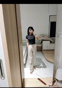 Classic Black Slim-Fit Crop Top