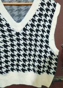 Houndstooth Knit Vest