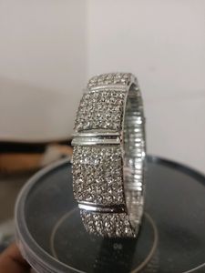 Bangles/bracelet