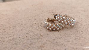 pearls earrings