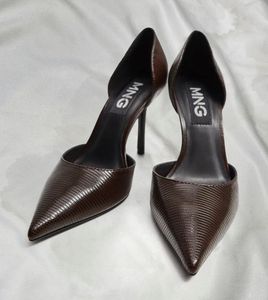 MANGO BROWN PUMPS