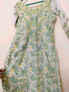 Hand Embroidered Chikankari Kurti