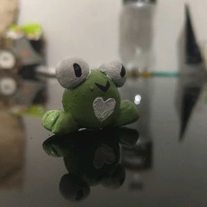 Kawaii Frog Clay Desk Buddy 🐸