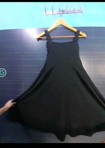 Black Sleeveless Dress (Woman)