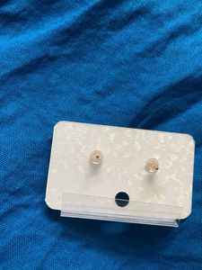 Earrings.  pearltop