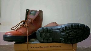 New Unused Leather Ankle Boots ( No.7)