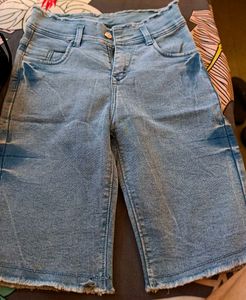 Women Blue Knee Length Capri