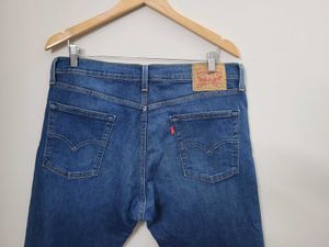 Levis Men 513 Regular Fit Jeans