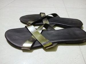 I Want To Sell My Flat Sandal