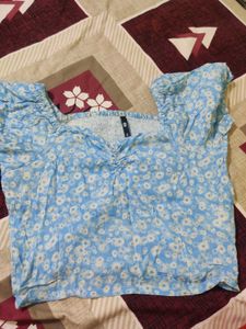 floral blue top
