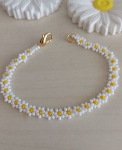 Daisy Beaded Bracelet