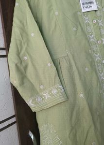 New Causal Top With Embroidery