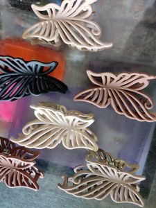 Korean Butterfly Clutcher