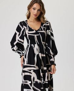 Chic Black &amp; White Maxi Dress