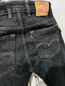 Levi&#39;s Black Denim Jeans