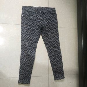 Women&#39;s Floral Denim In Good Condition