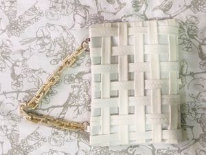 Chic White Crossbody Bag Gold Chain