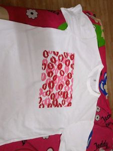 Kiss Print T-Shirt