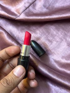 original MAC mini Lipstick - relentlessly red -706