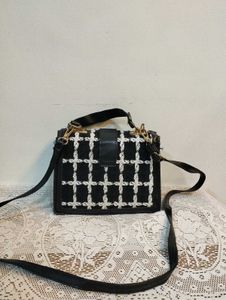 Chic Crossbody Bag🌸