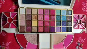 HILARYRHODA Makeup Kit