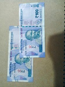 100 Indian Rupee Banknote Slightly Error At Bottom
