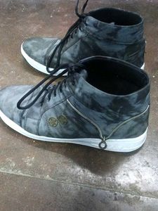 Stylish Gray High-Top Sneakers
